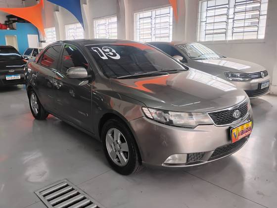 KIA CERATO 1.6 EX3 SEDAN 16V GASOLINA 4P MANUAL KIA CERATO 1.6 EX3 SEDAN 16V GASOLINA 4P MANUAL